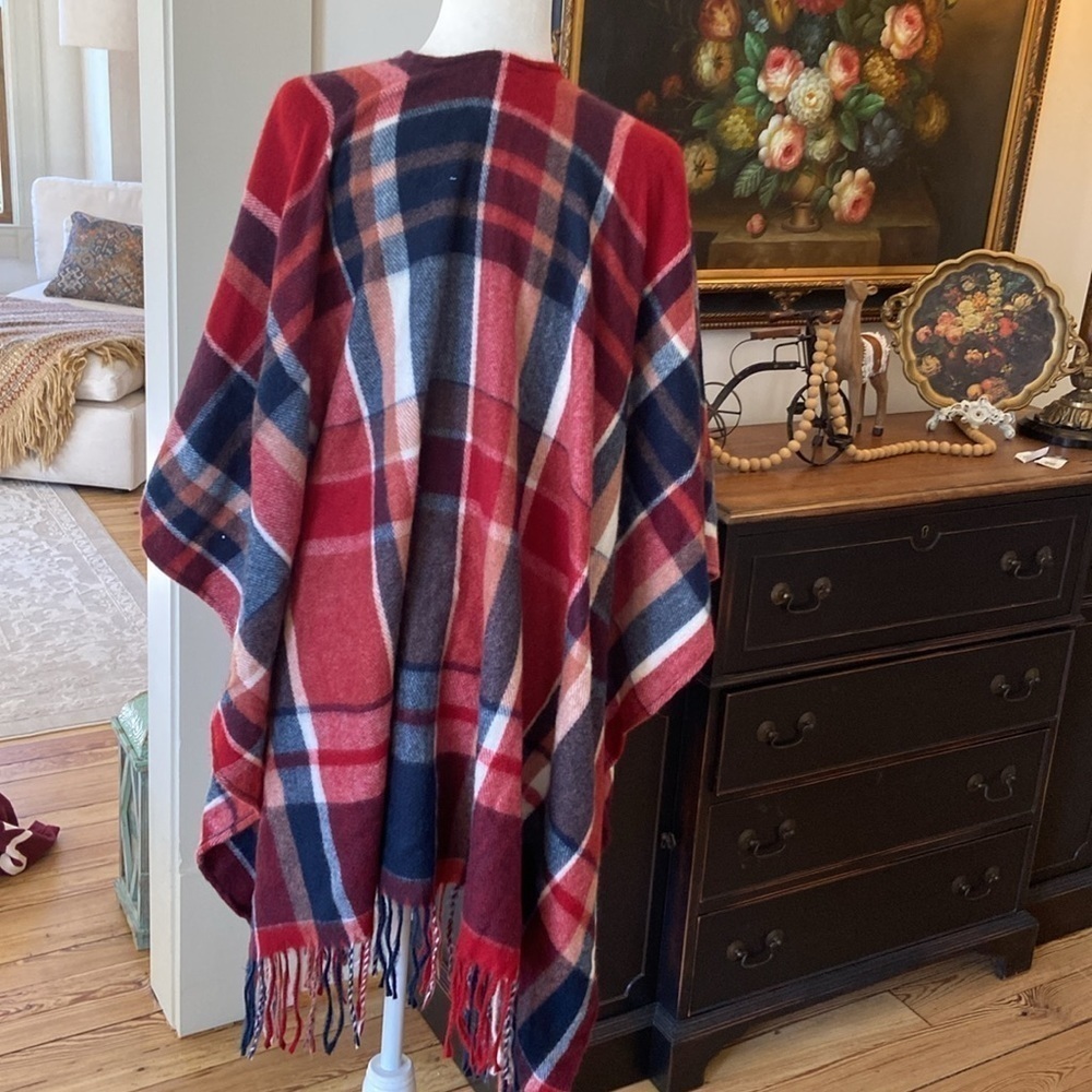 Woolrich Navy, Red, White Plaid Flannel Fringe Poncho Wrap - One Size - Picture 4 of 6